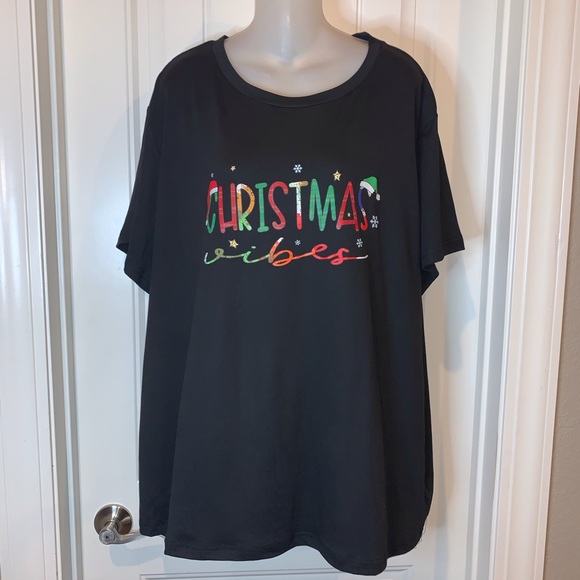 Plus Size Black Tee says “Christmas Vibes” NWT - Picture 1 of 4